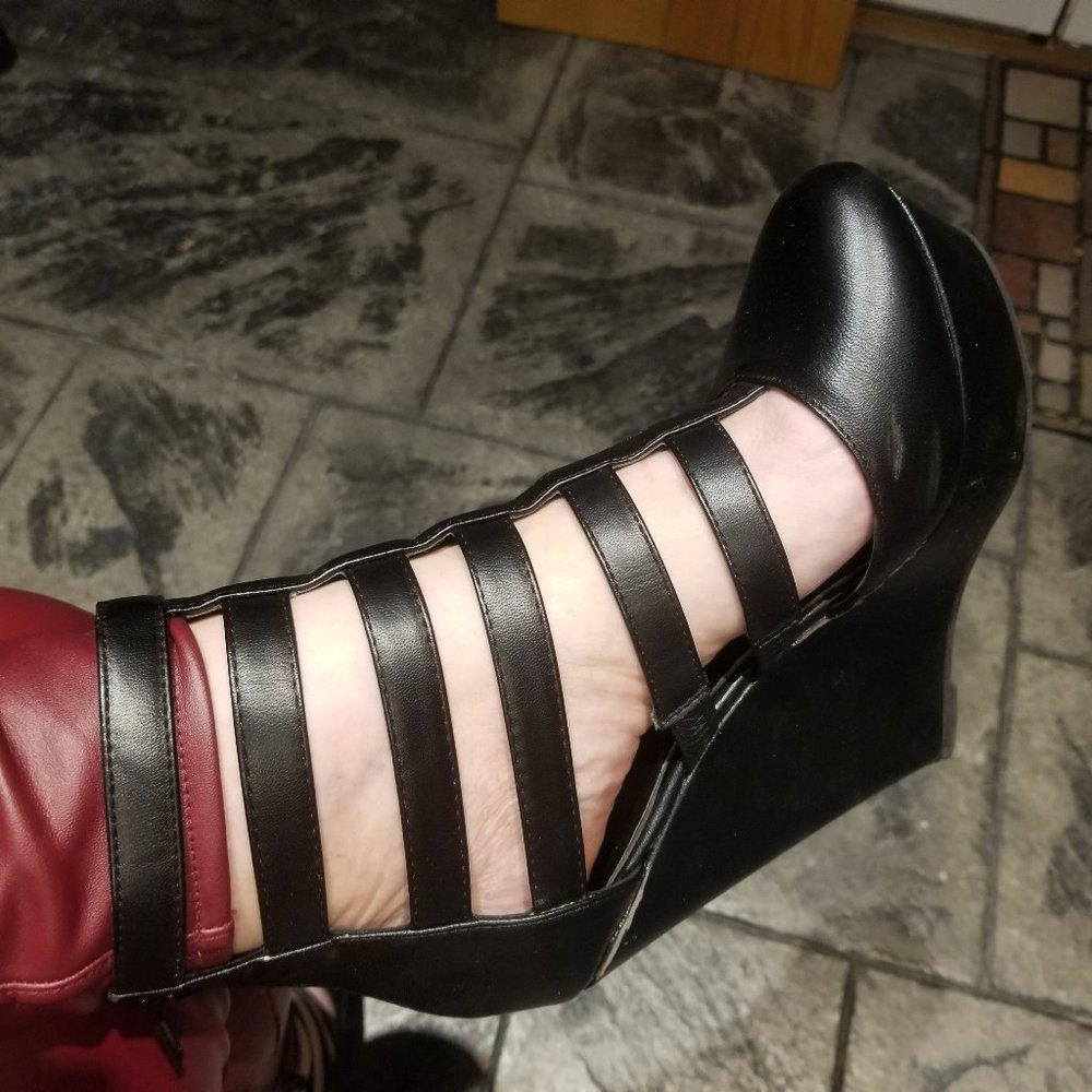 Torta Caliente Gladiator Wedge